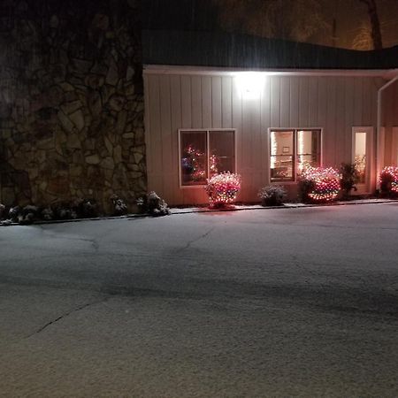 University Inn Cullowhee Exterior foto